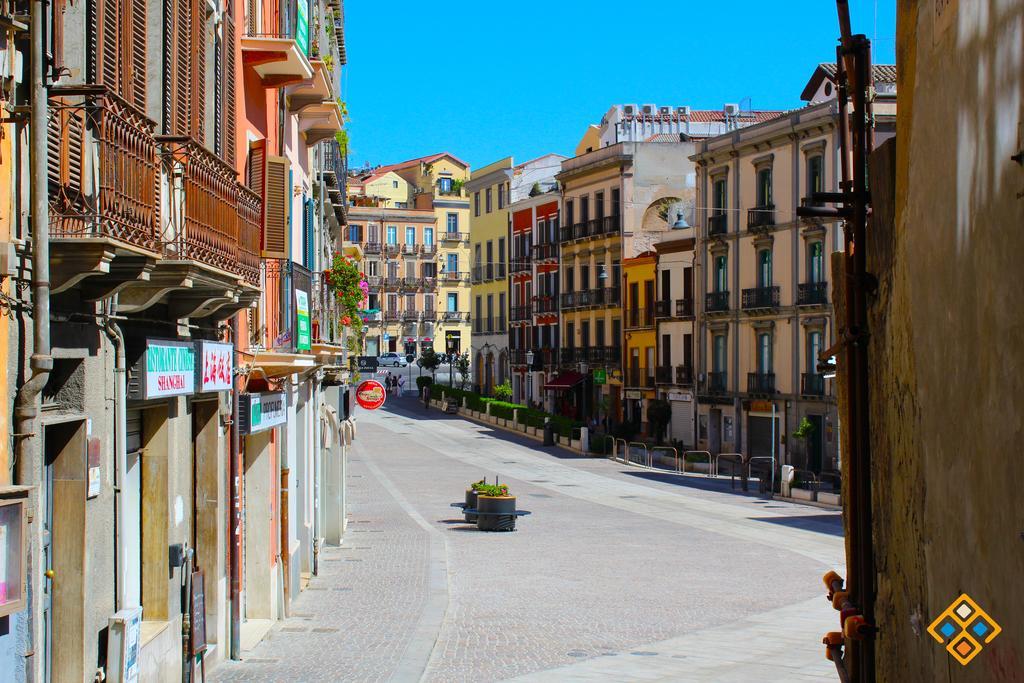 Torre Dello Sperone Apartment Cagliari Bagian luar foto